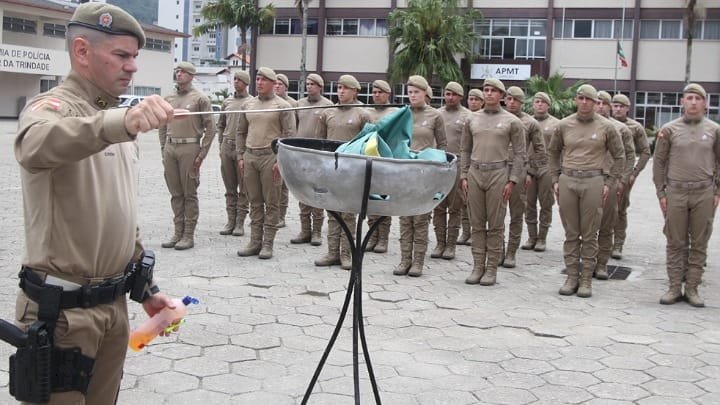 PMSC comemora com solenidade o Dia da Bandeira