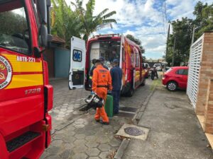 Integração entre Bombeiros e Equipe Aeromédica resulta em resgate bem-sucedido em Florianópolis
