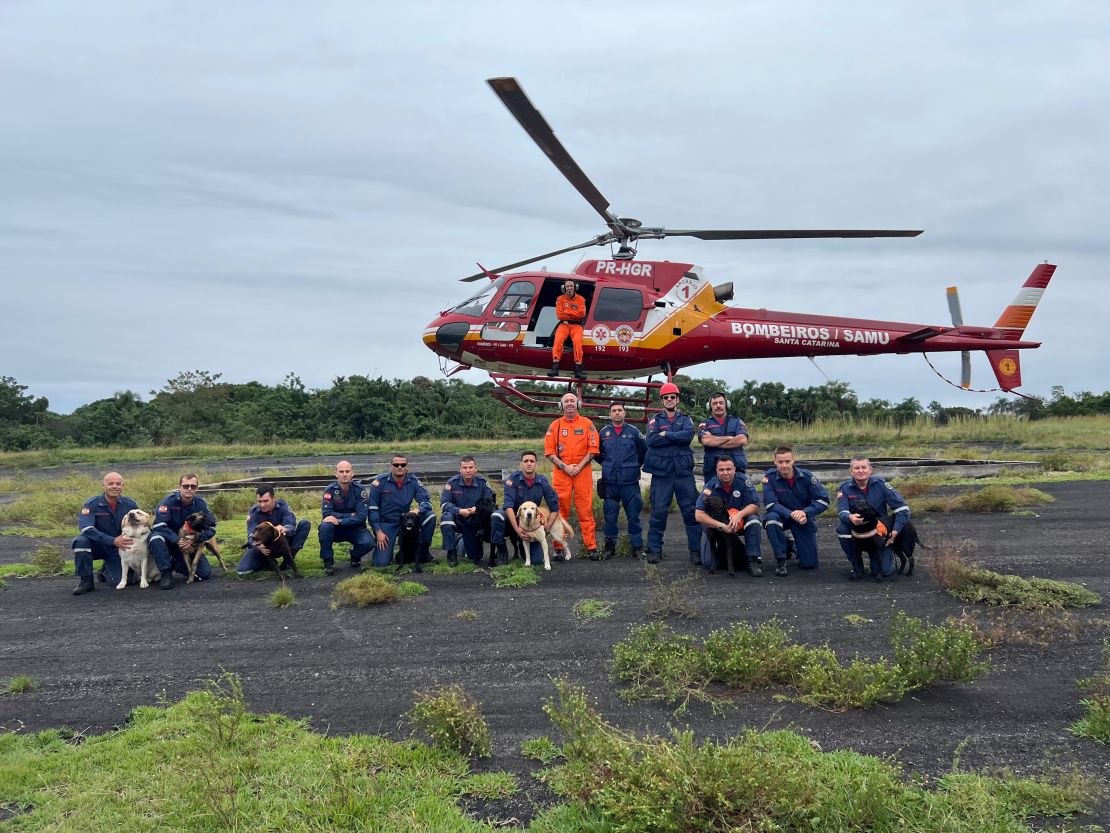 Binômios do Corpo de Bombeiros realizam treinamento conjunto em Florianópolis