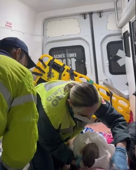 Bombeiros realizam dois partos dentro da ambulância no Dia das Mães, em Santa Catarina