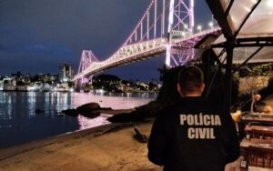 Polícia Civil realiza operações de fiscalização de casas noturnas em Florianópolis