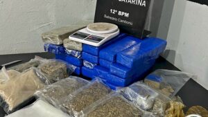 Mais de 16 kg de drogas são apreendidos em ação da PM em Camboriú