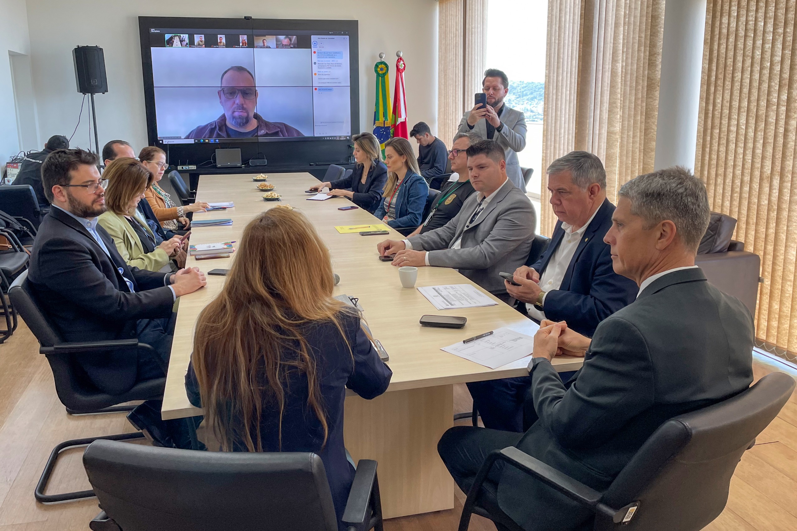 SSP-SC recebe membros do Comitê de Paz e Segurança nas Escolas