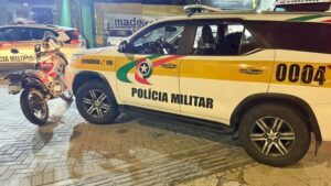 Motociclista tenta fugir da PMRV com moto furtada mas acaba detido