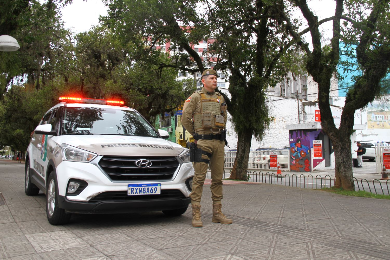 Polícia aplica mais de 4,7 mil multas por uso de drogas em locais públicos em Santa Catarina