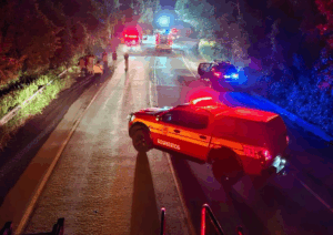 CBMSC atende grave acidente com ônibus na BR-470, em Agronômica