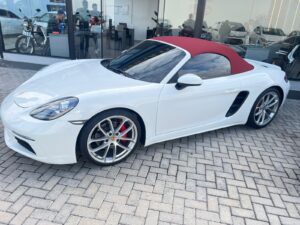Polícia Civil cumpre mandado e recupera Porsche vinculado a investigação de organização criminosa