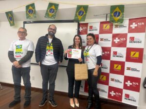 Polícia Civil de Santa Catarina recebe certificado de reconhecimento por parceria em campanhas de doação de sangue