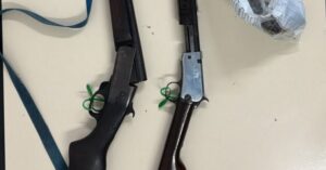 Polícia Civil cumpre mandado de busca em Joinville e apreende armas de fogo após denúncia de violência contra a mulher