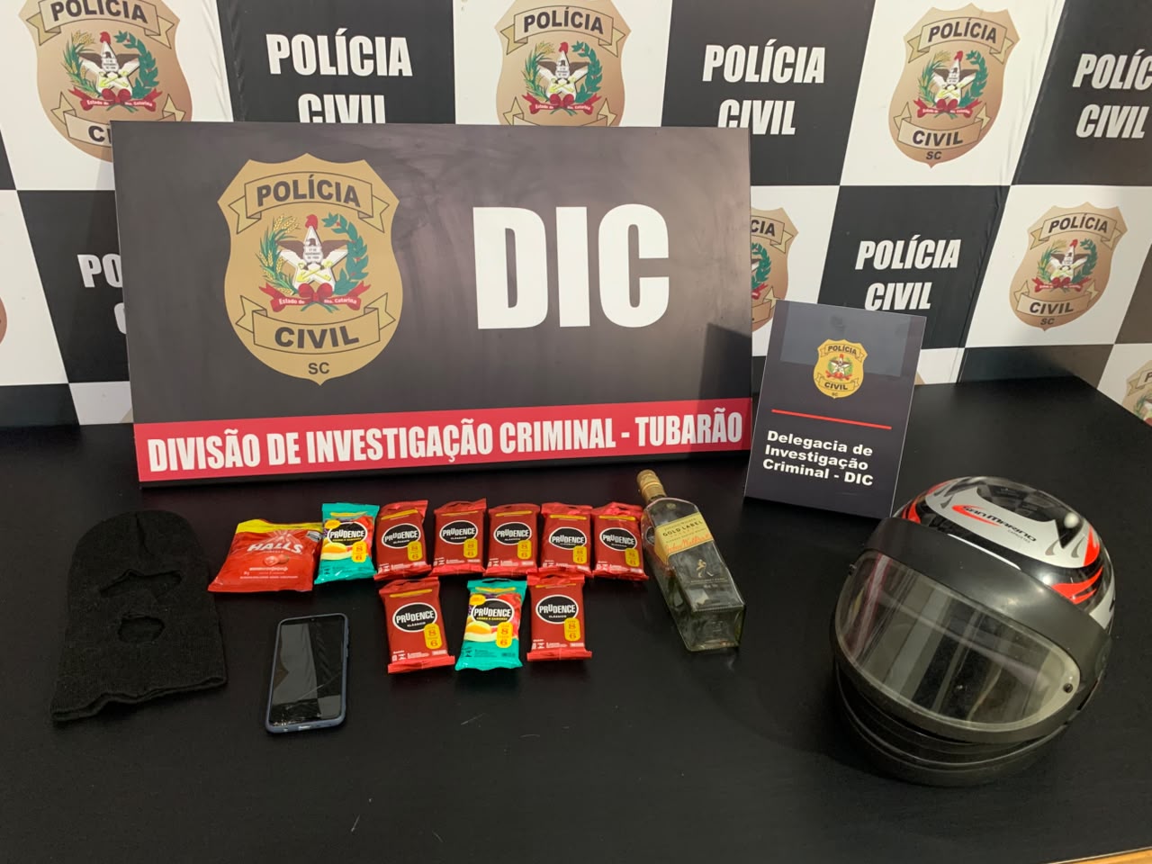 Polícia Civil prende homem investigado por roubo a comércio e estupro em Tubarão