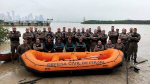Policiais militares participam de instrução de resgate em inundações e enxurradas